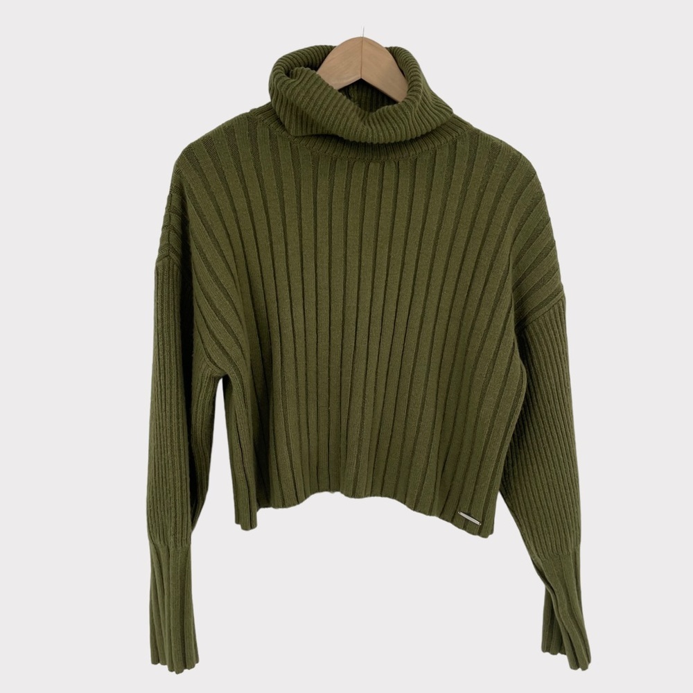 Elie. Elie Tahari Green Ribbed Turtleneck Sweater‎
